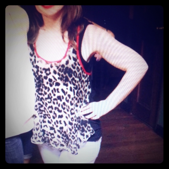Forever 21 animal print top - Picture 3 of 7